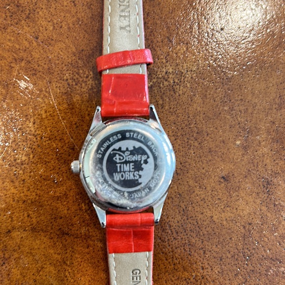 Minnie Mouse Watch - Picture 8 of 8